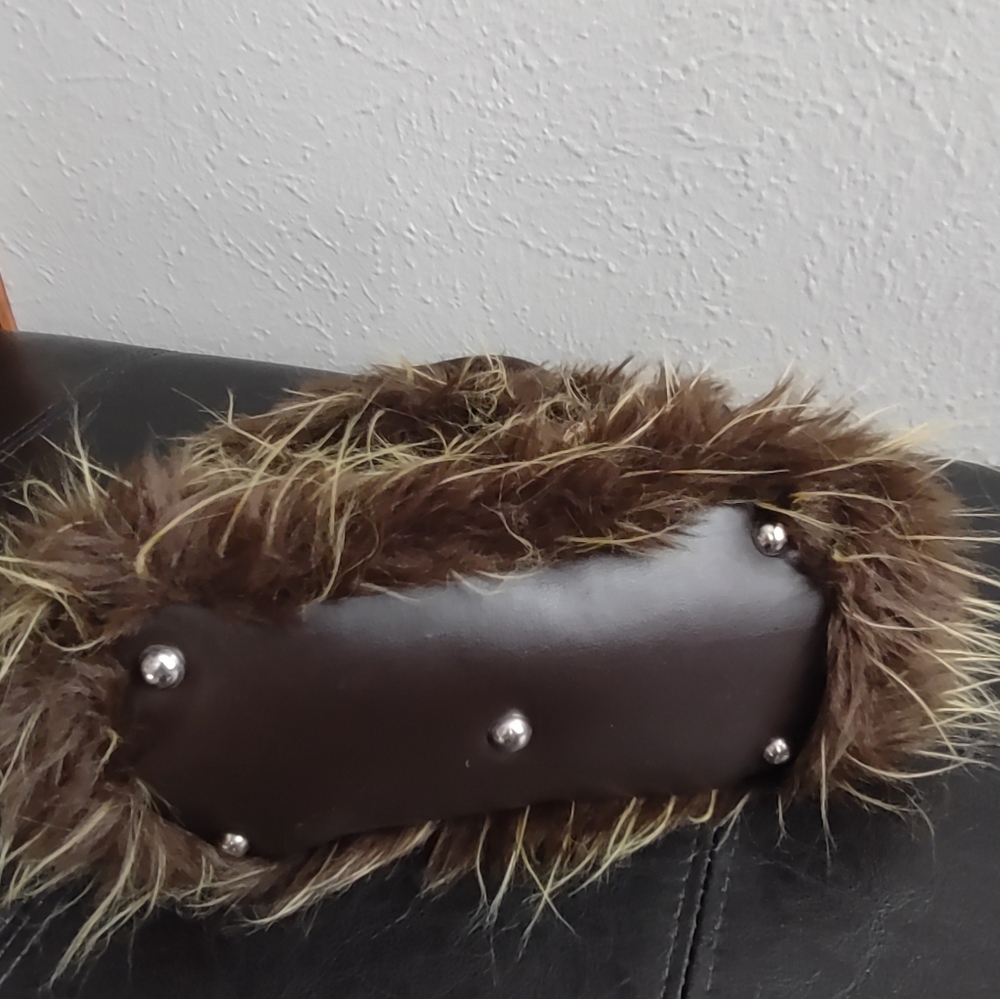 Vintage Y2K Gioe Brown Shaggy Faux Fur Top Handle Small Handbag with Pink Flower - Picture 5 of 9